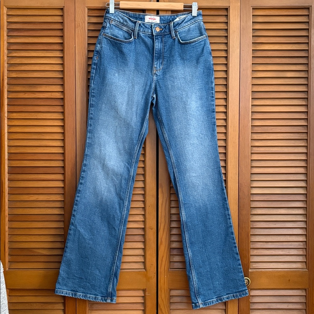 Wrangler Women's Boot Cut Blue Jeans
